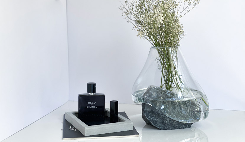 گلدان شیشه ای تک نسخه با سنگ خاص06228